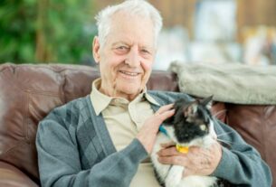 Idoso deixará fortuna a quem cuidar com amor de sua gata