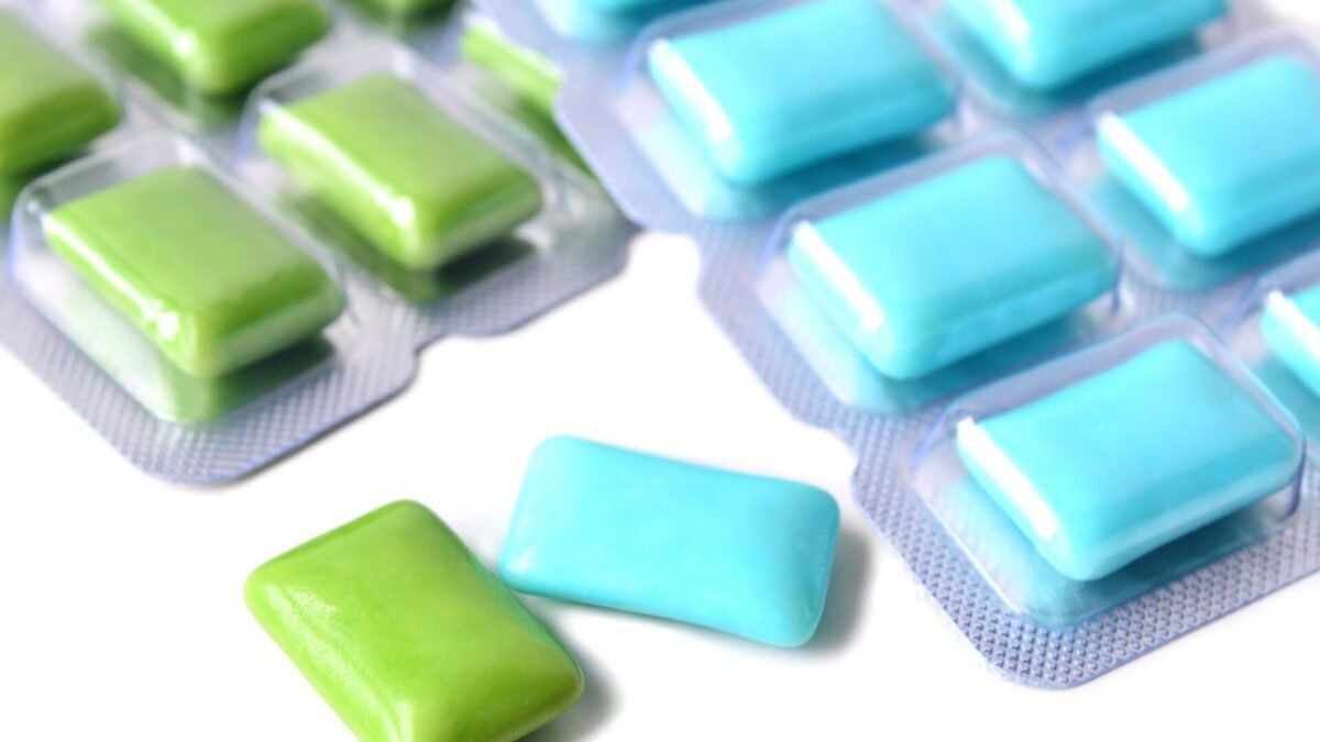 Cachorro engoliu chiclete